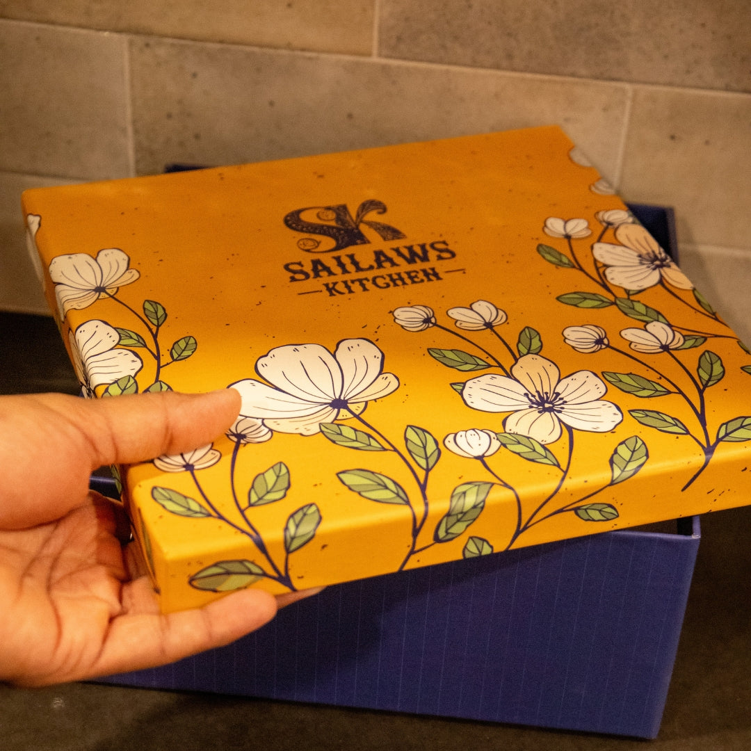 Small Gift Box Packing | Fits 4-6 Items | Easy Gifting